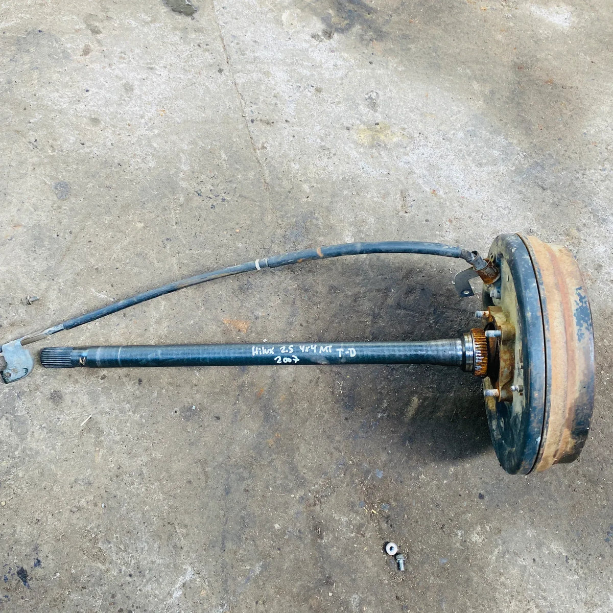 Eje Trasero Derecho Toyota Hilux 2007 - 2.5 4x4 Bencina Mecánico