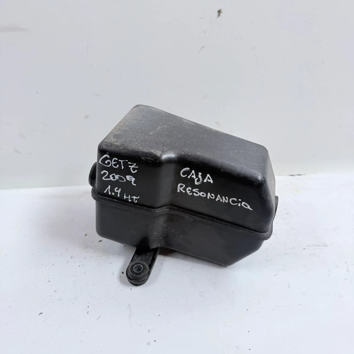 CAJA DE RESONANCIA Hyundai Getz 2009 - 1.4 4x2 Bencina Mecánico