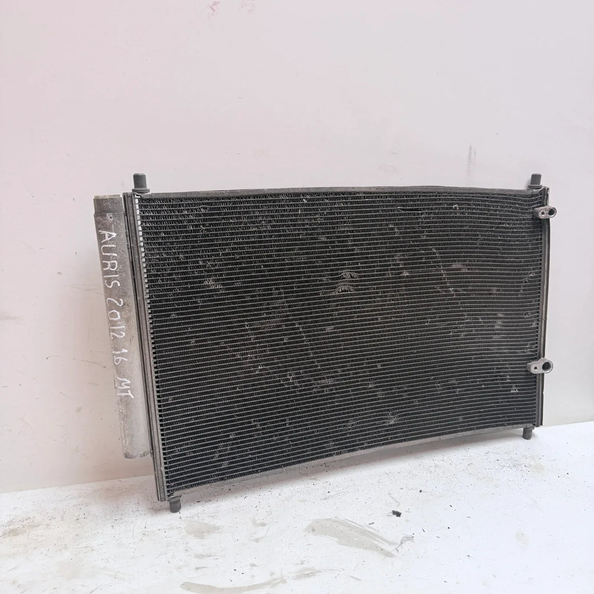 CONDENSADOR Toyota Auris 2012 - 1.6 4x2 Bencina Mecánico