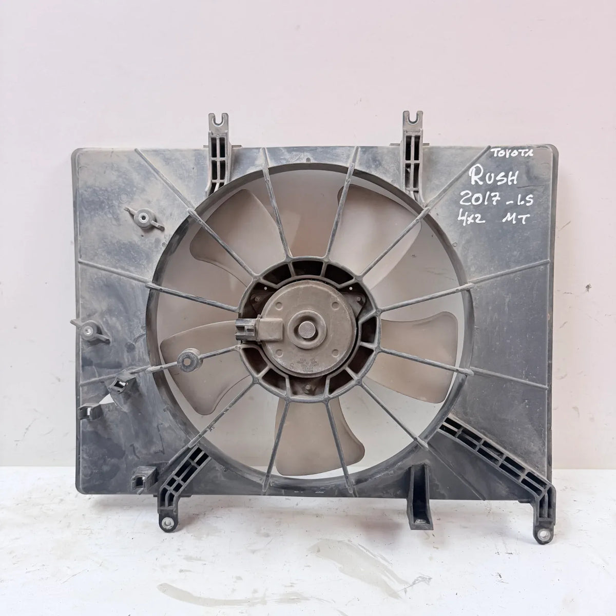 ELECTROVENTILADOR Toyota RUSH 2017 - 1.5 4x2 Bencina Mecánico