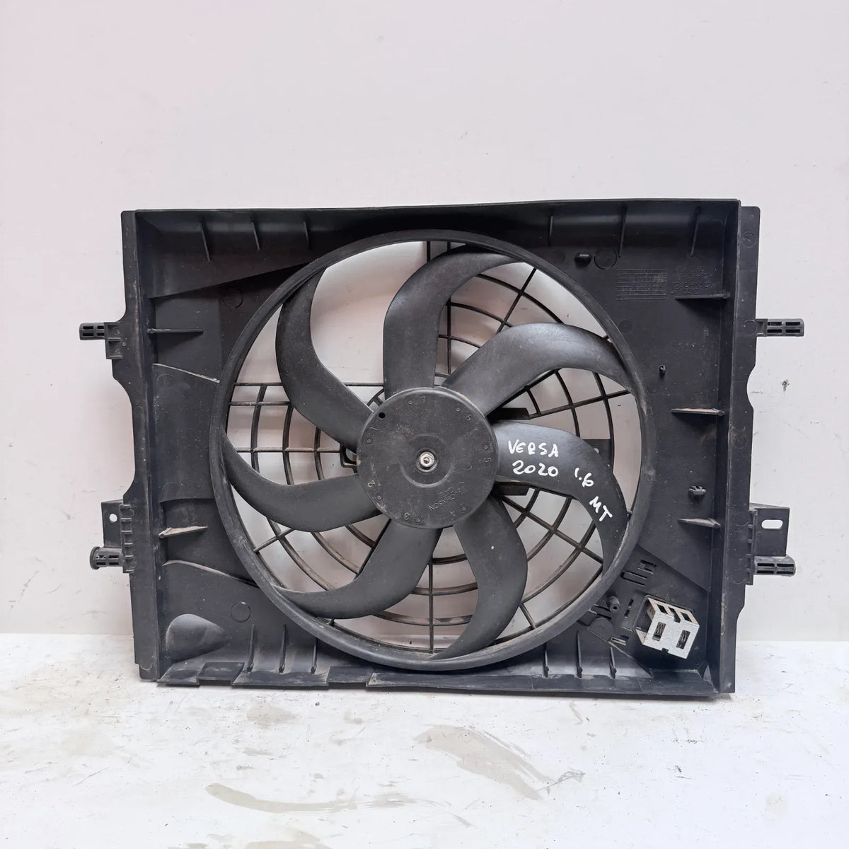 ELECTROVENTILADOR Nissan versa 2020 - 1.6 4x2 Bencina Mecánico