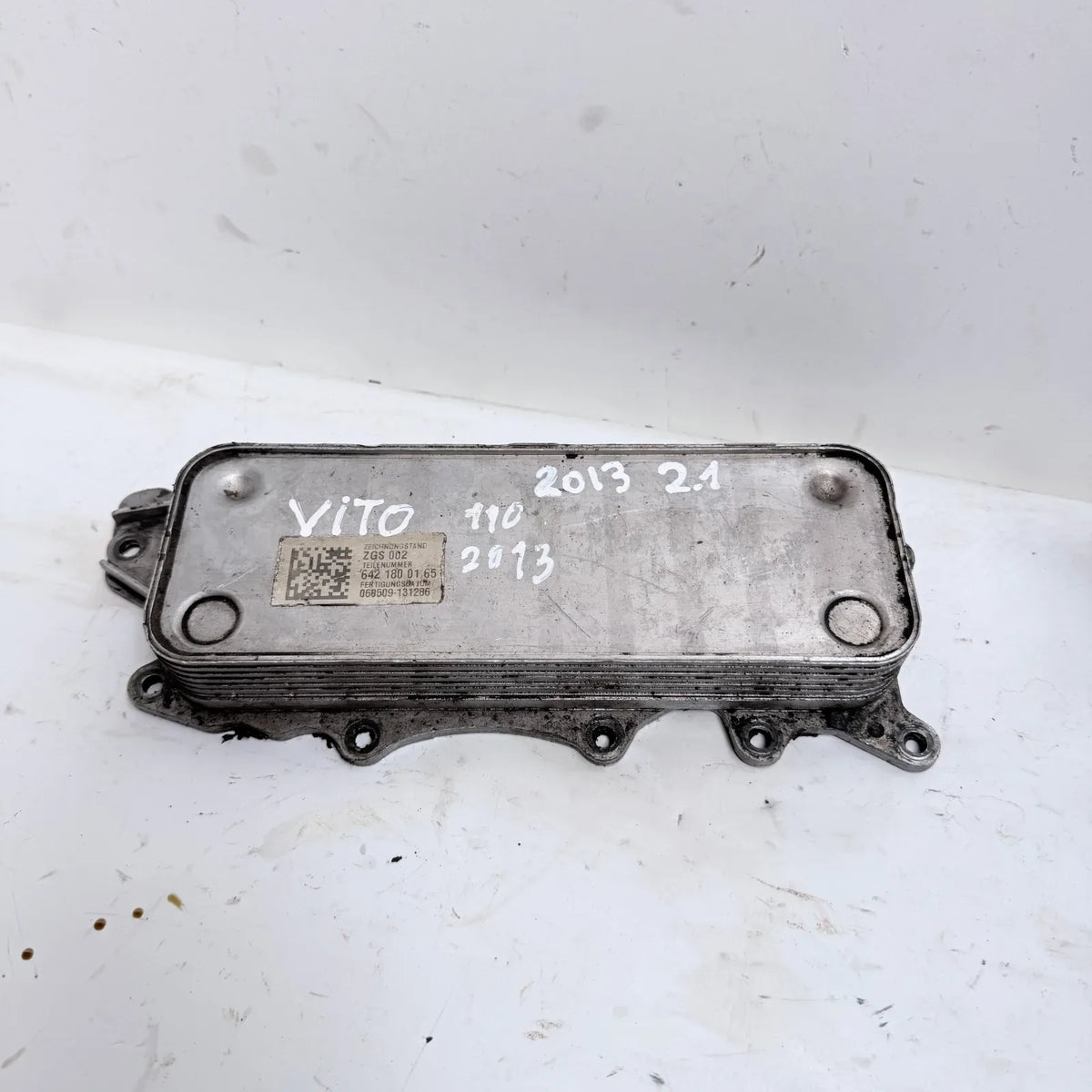 ENFRIADOR DE ACEITE MERCEDES BENZ VITO 2013 - 2.1 4x2 Diesel Mecánico