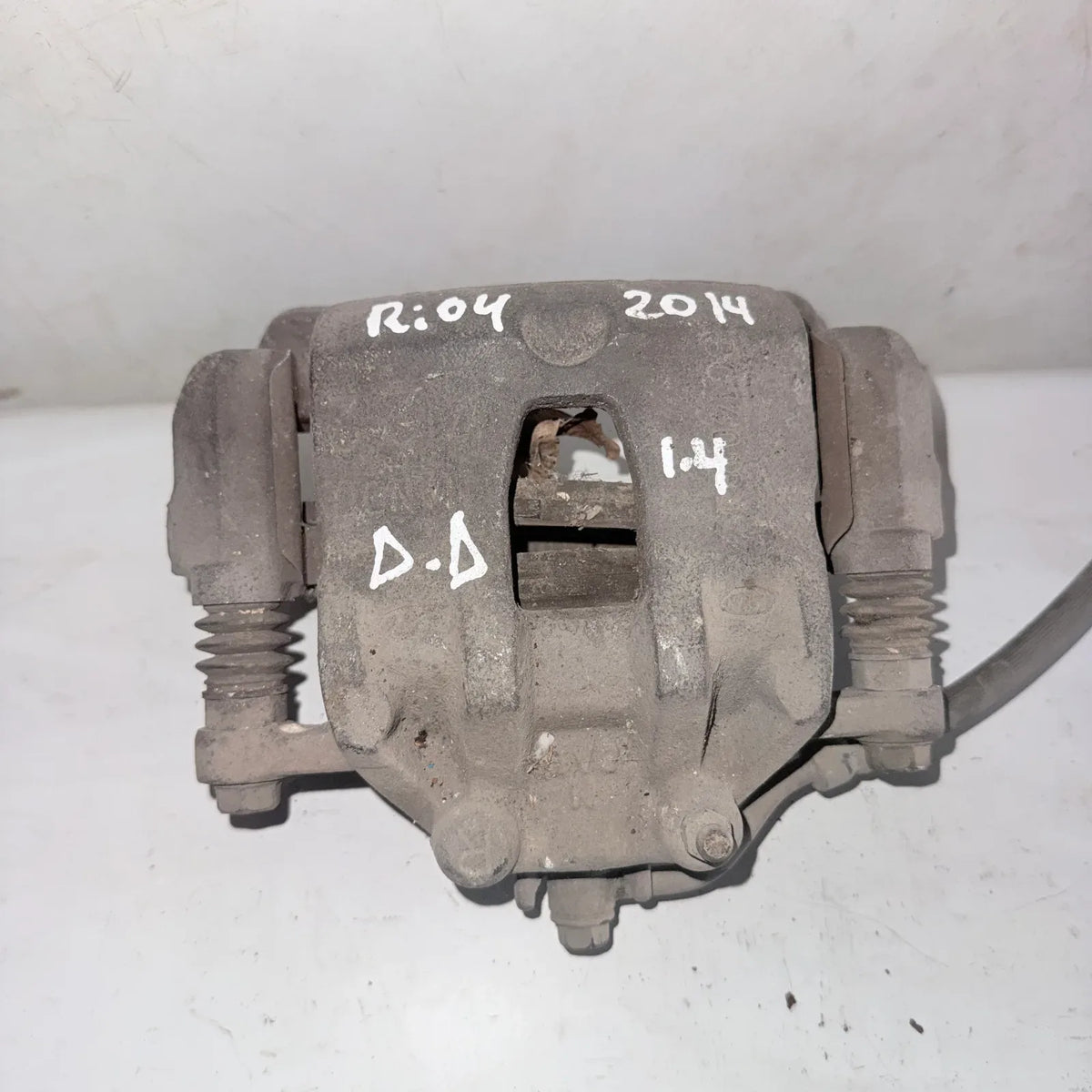 CALIPER DEL-DER Kia Rio 4 2014 - 1.4 4x2 Bencina Mecánico