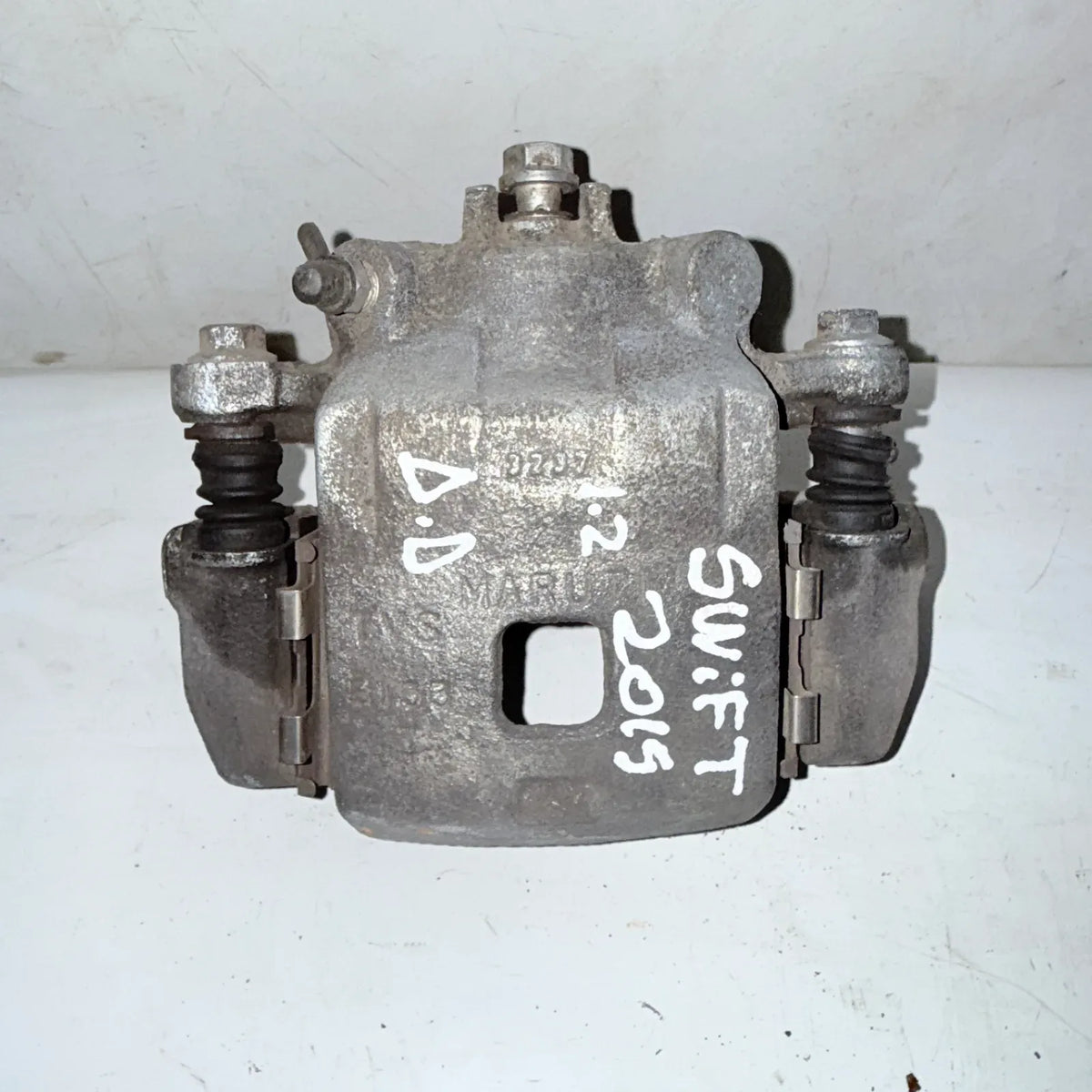 CALIPER DEL-DER Suzuki Swift 2015 - 1.2 4x2 Bencina Mecánico