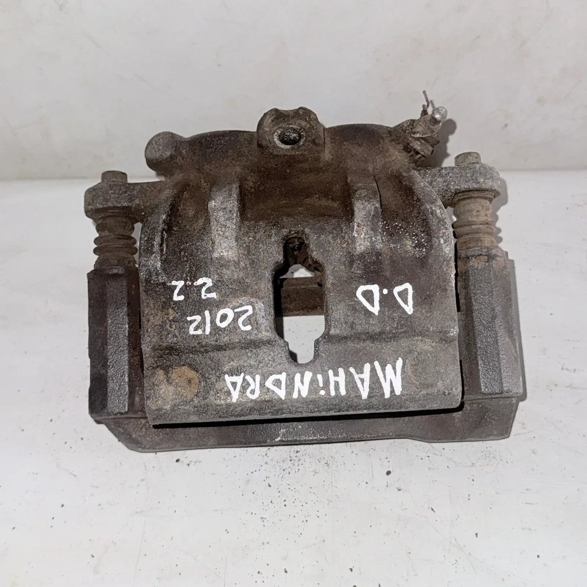 CALIPER DEL-DER Mahindra Pickup 2012 - 2.2 4x2 Diesel Mecánico