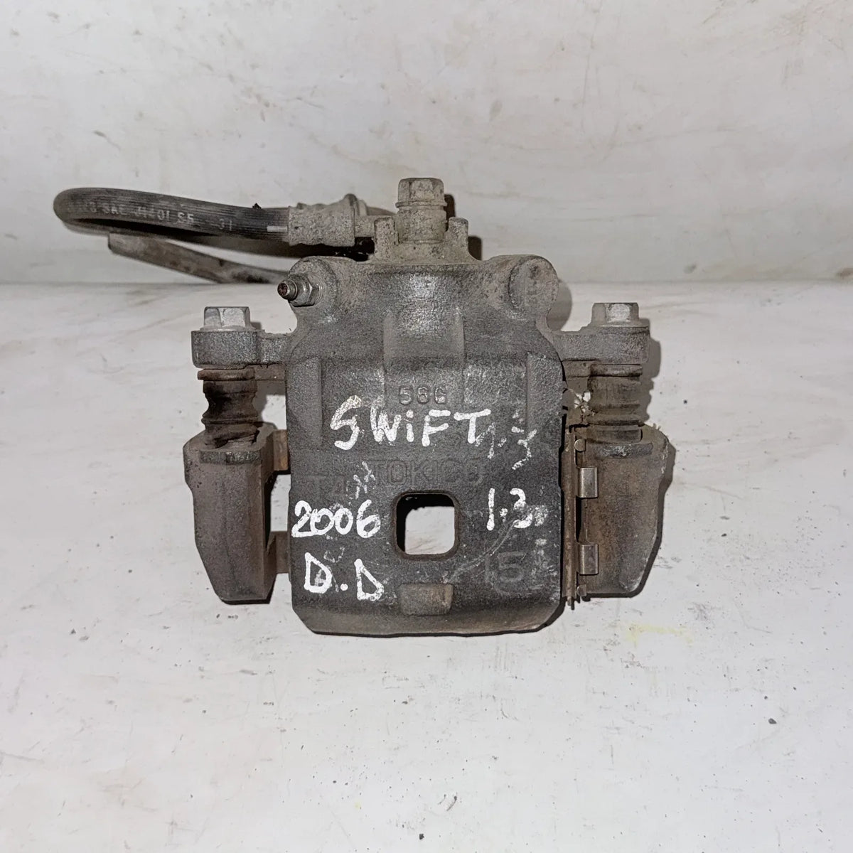 CALIPER DEL-DER Suzuki Swift 2006 - 1.3 4x2 Bencina Mecánico