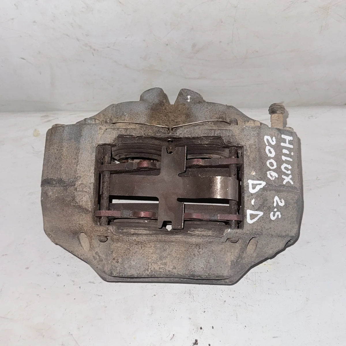 CALIPER DEL-DER Toyota Hilux 2006 - 2.5 4x2 Bencina Mecánico
