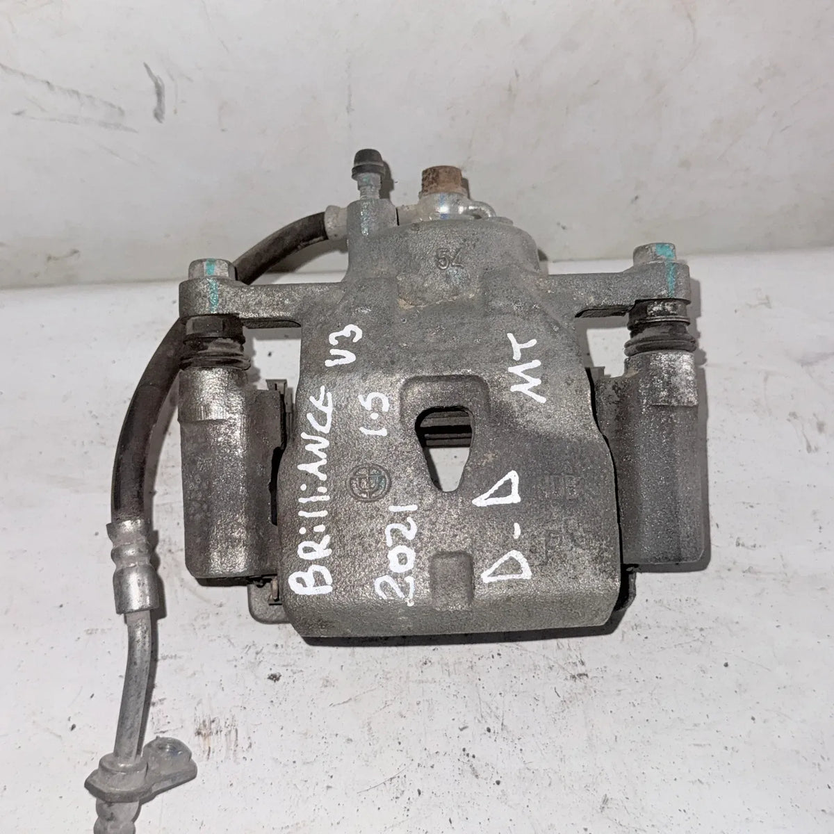 CALIPER DEL-DER BRILLIANCE V3 2021 - 1.5 4x2 Bencina Mecánico