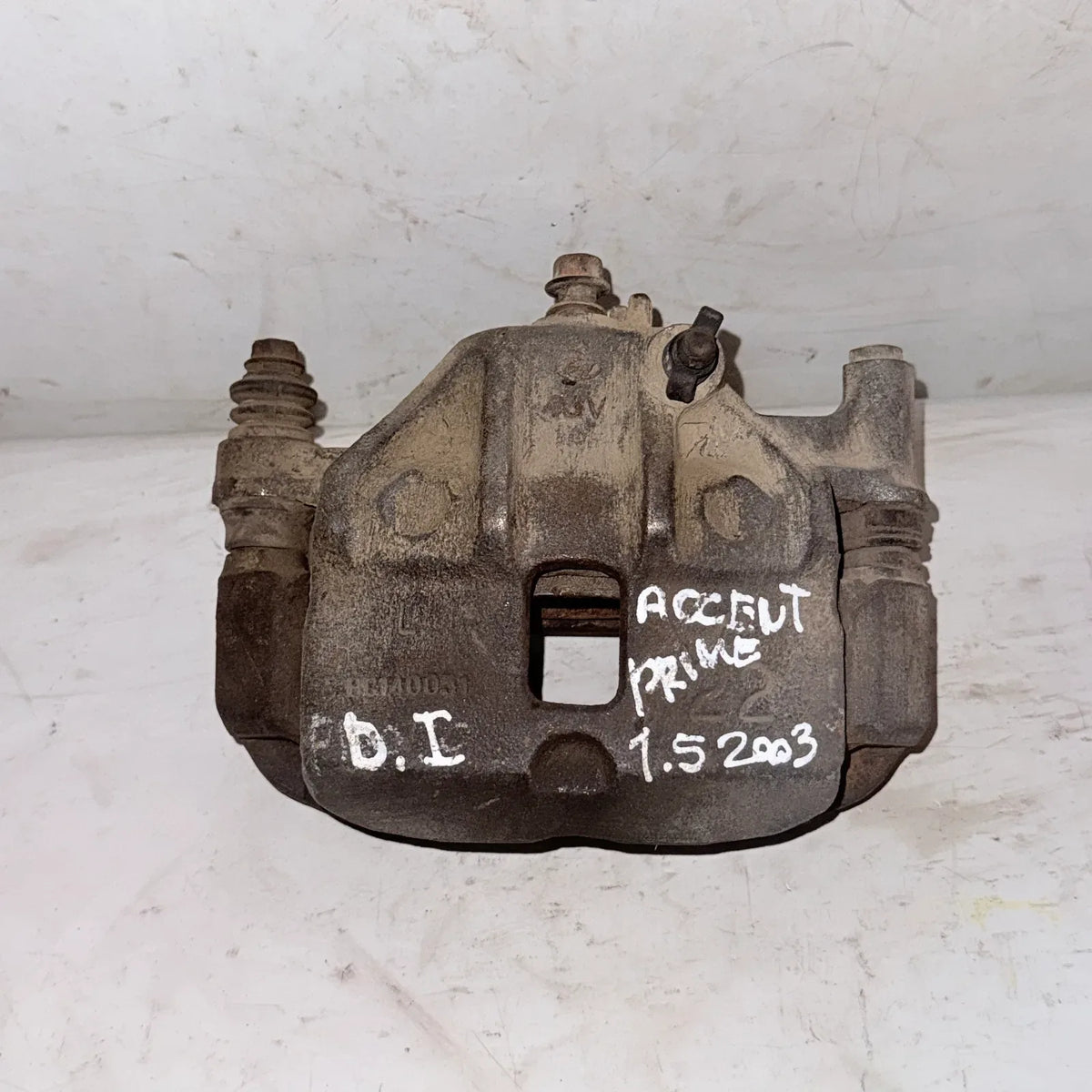 CALIPER DEL-IZQ Hyundai Accent 2003 - 1.5 4x2 Bencina Mecánico