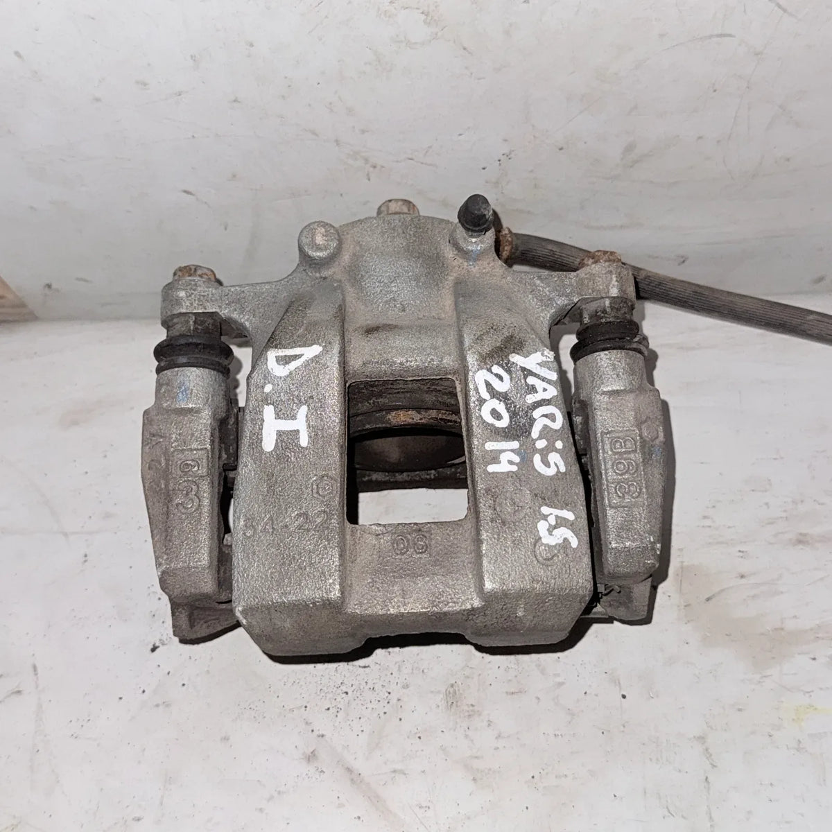 CALIPER DEL-IZQ Toyota Yaris 2014 - 1.5 4x2 Bencina Mecánico
