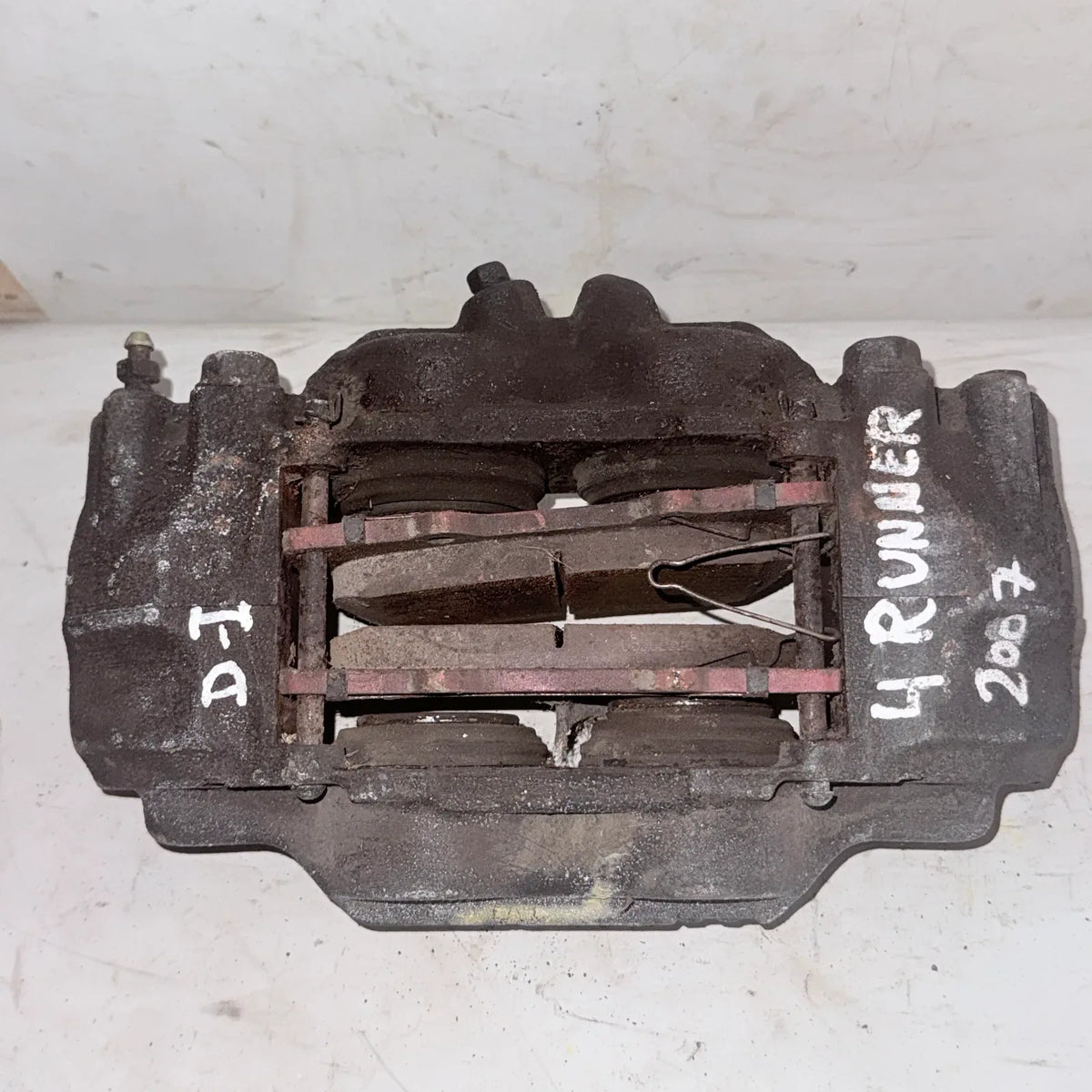 CALIPER DEL-IZQ Toyota 4runner 2007 - 4.0 4x2 Bencina Mecánico
