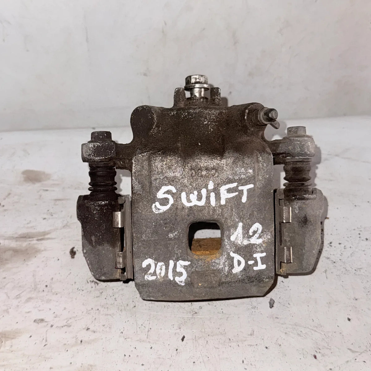 CALIPER DEL-IZQ Suzuki Swift 2015 - 1.2 4x2 Bencina Mecánico