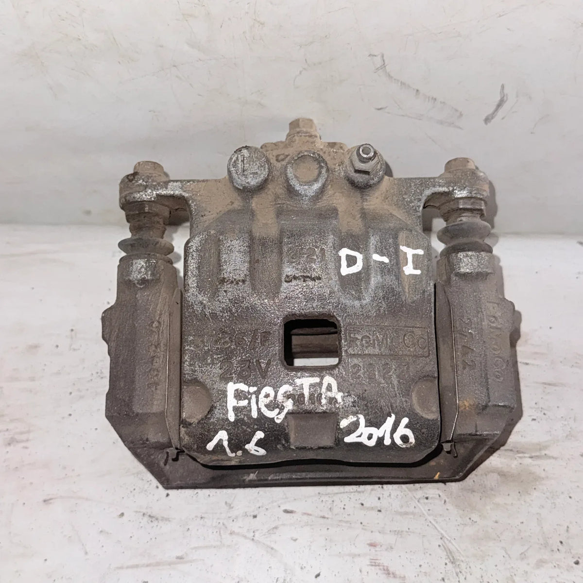 CALIPER DEL-IZQ Ford Fiesta 2016 - 1.6 4x2 Bencina Mecánico