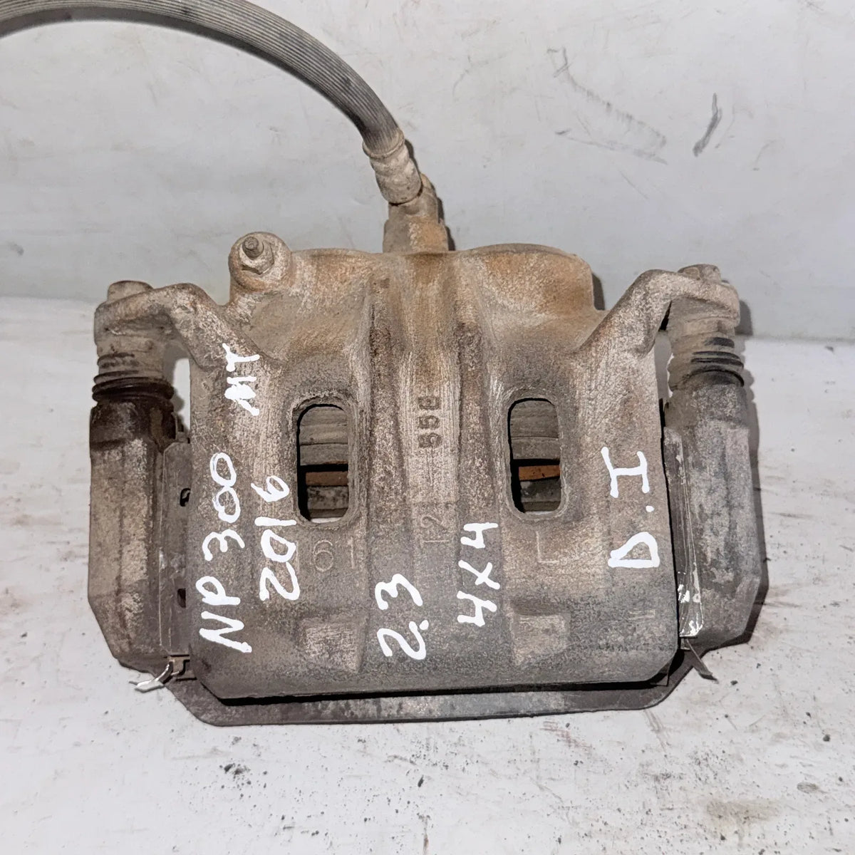 CALIPER DEL-IZQ Nissan NP300 2016 - 2.3 4x4 Diesel Mecánico