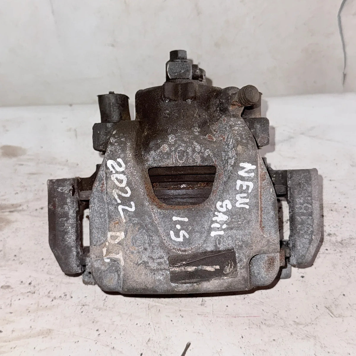 CALIPER DEL-IZQ Chevrolet sail 2022 - 1.5 4x2 Bencina Mecánico