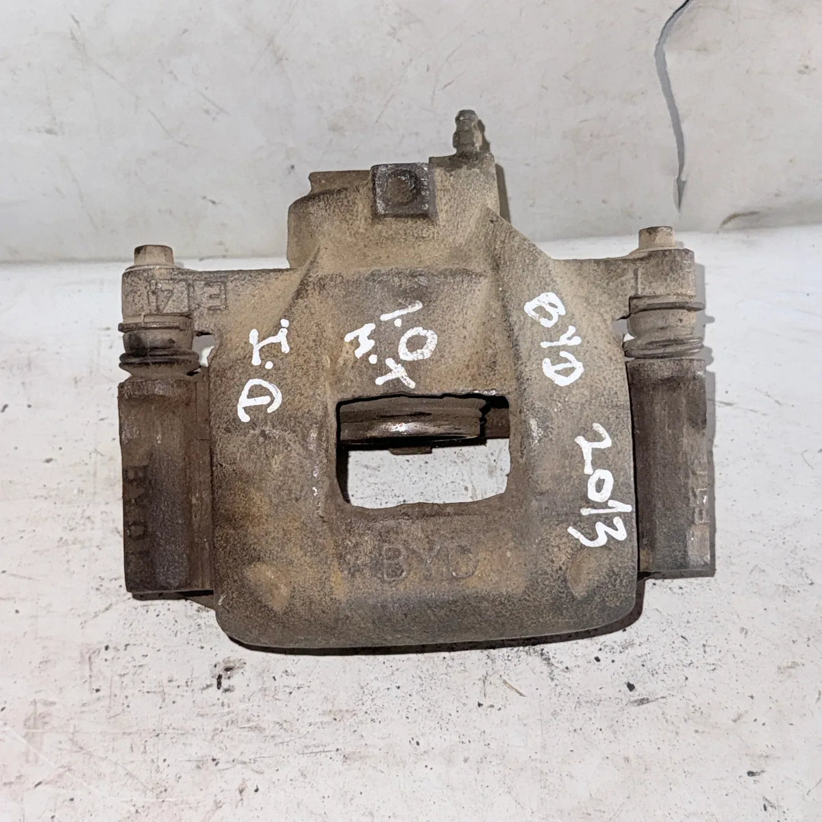 CALIPER DEL-IZQ BYD F0 2013 - 1.0 4x2 Bencina Mecánico