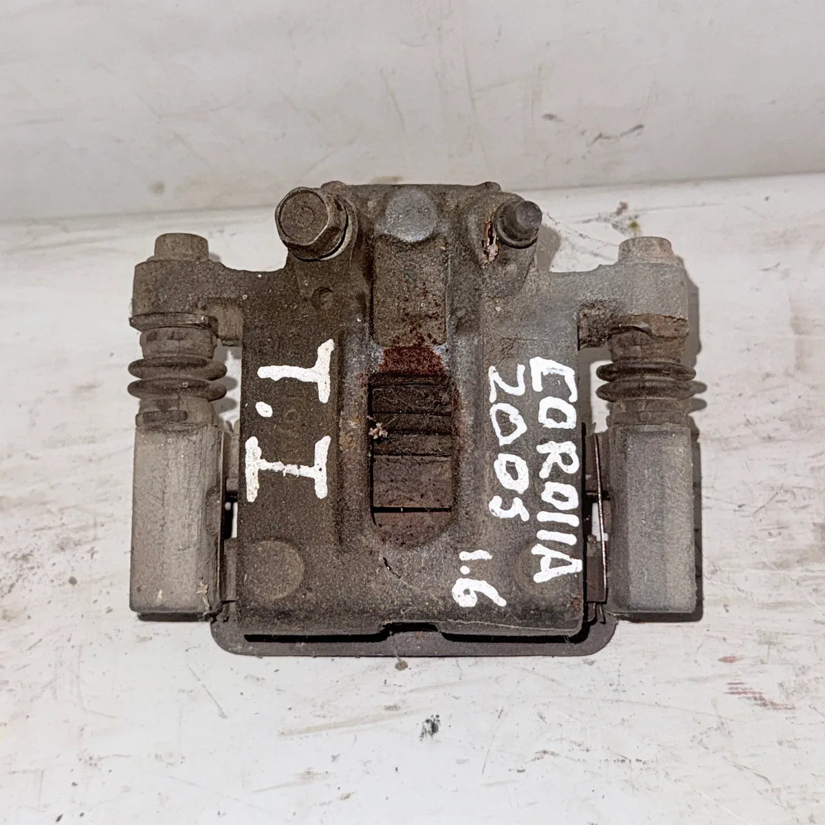 CALIPER TRA-IZQ Toyota Corolla 2005 - 1.6 4x2 Bencina Mecánico