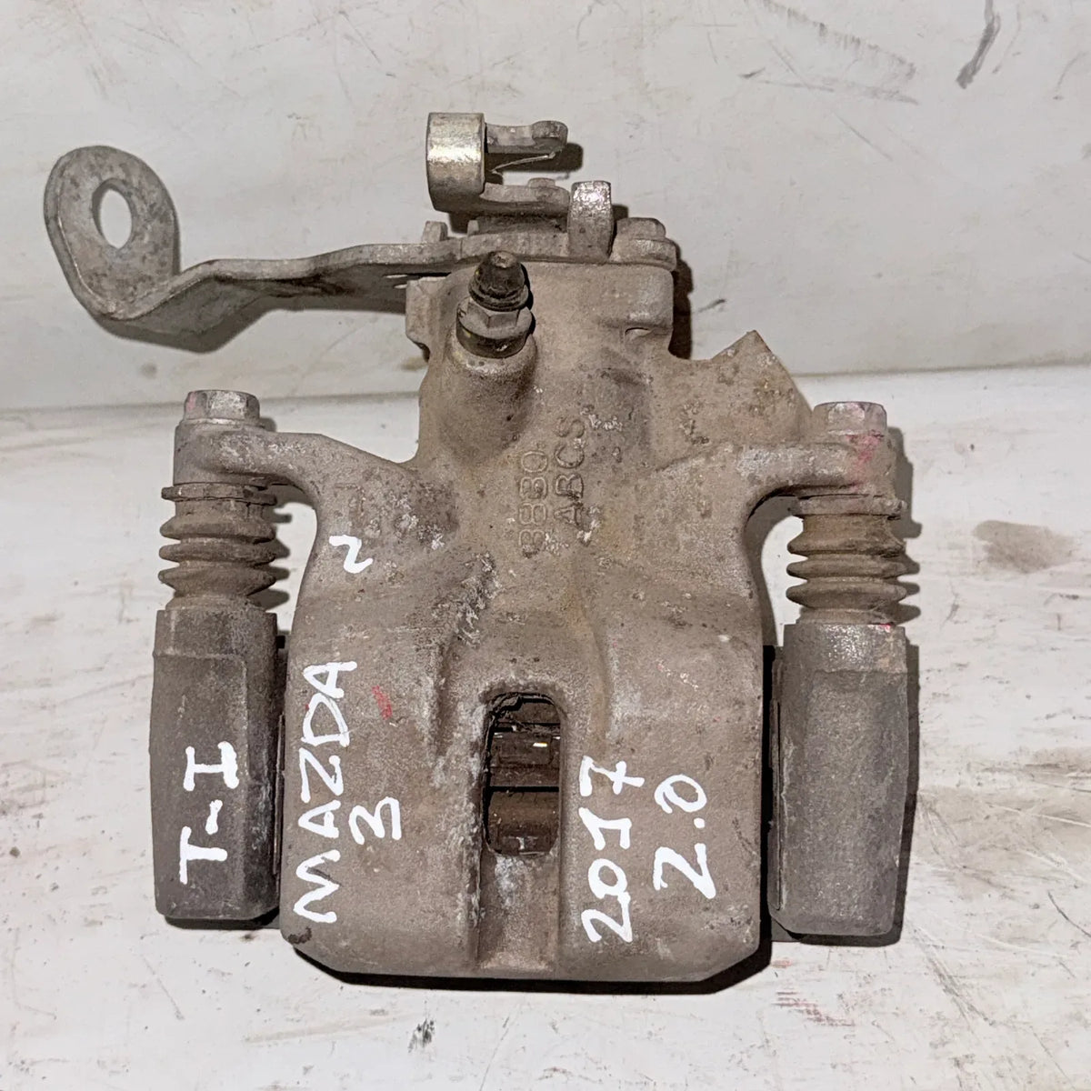 CALIPER TRA-IZQ Mazda 3 2017 - 2.0 4x2 Bencina Mecánico
