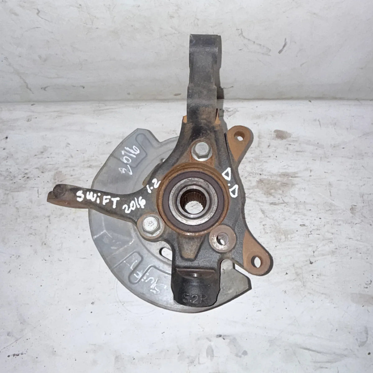 MUÑON DEL-DER Suzuki Swift 2016 - 1.2 4x2 Bencina Mecánico