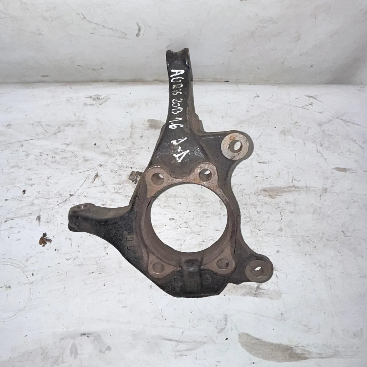 MUÑON DEL-DER Toyota Auris 2013 - 1.6 4x2 Bencina Mecánico