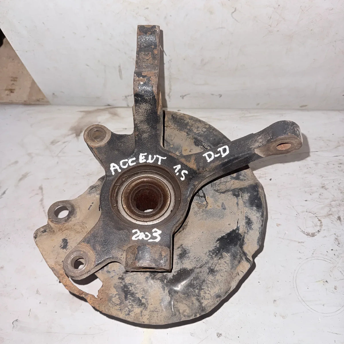 MUÑON DEL-DER Hyundai Accent 2003 - 1.5 4x2 Bencina Mecánico