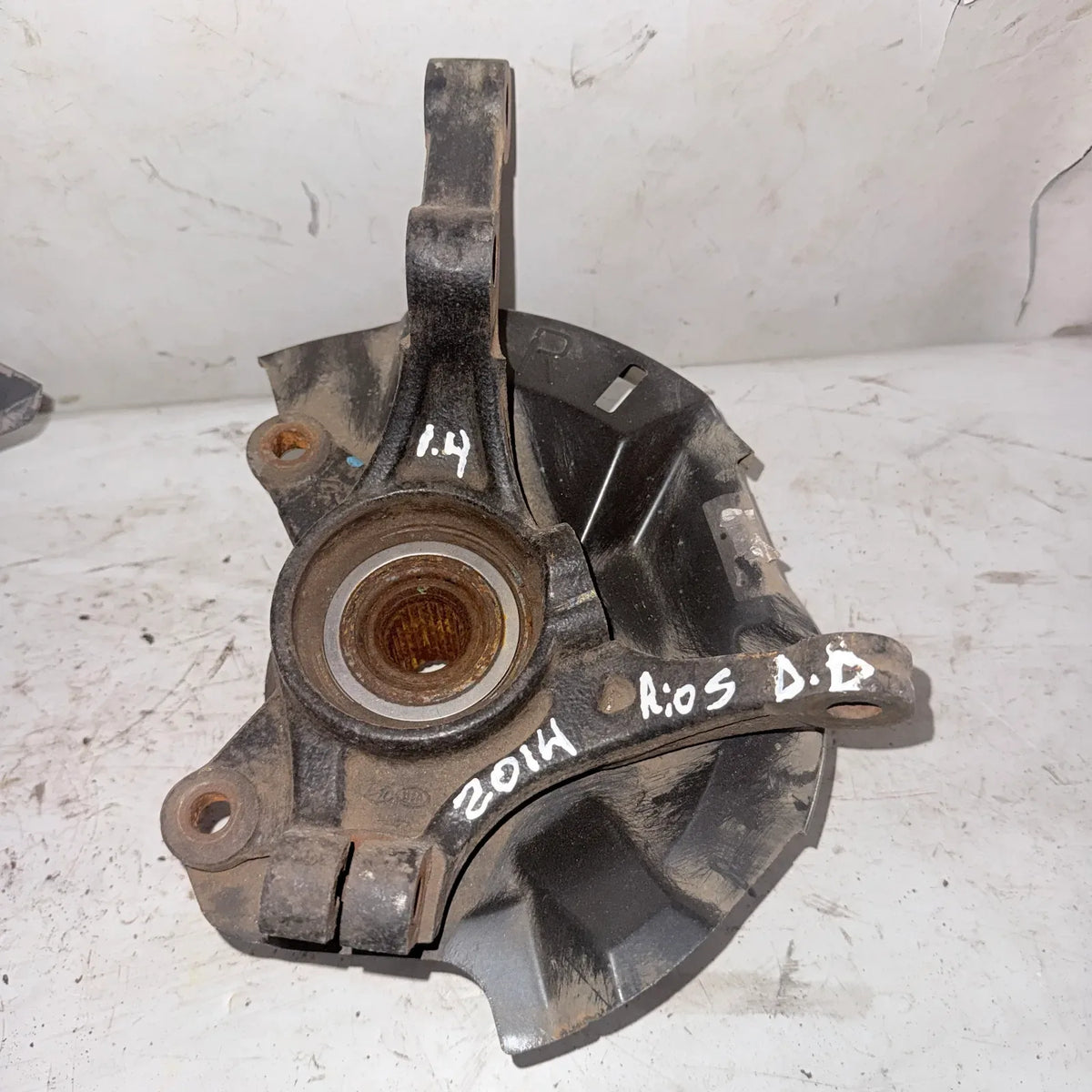 MUÑON DEL-DER Kia RIO 5 2014 - 1.4 4x2 Bencina Mecánico