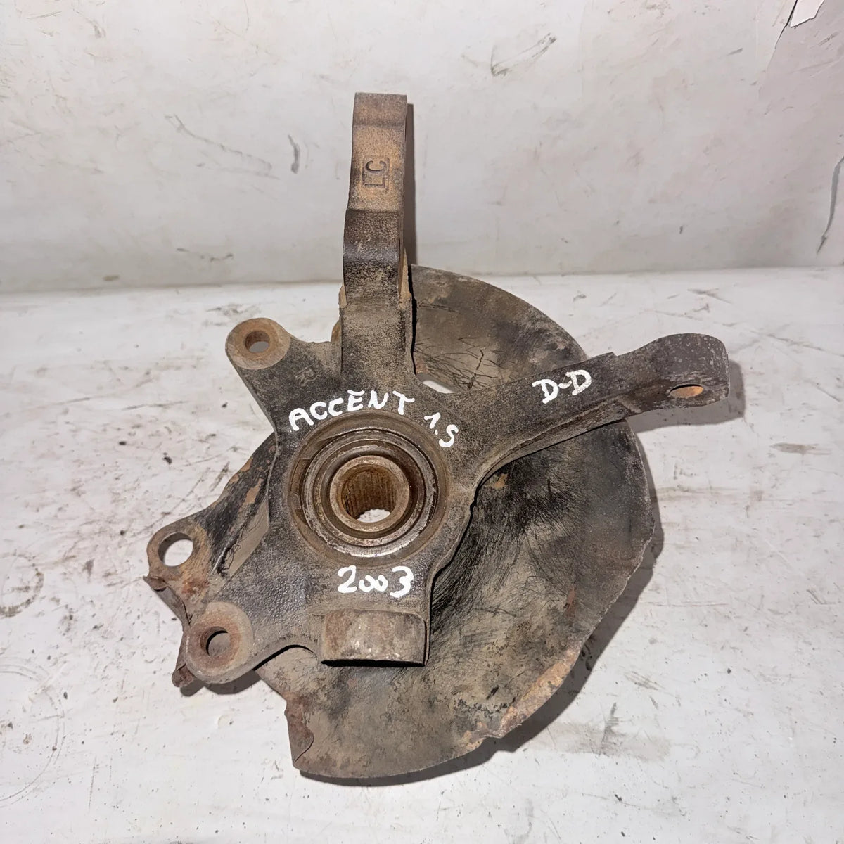 MUÑON DEL-DER Hyundai Accent 2003 - 1.5 4x2 Bencina Mecánico