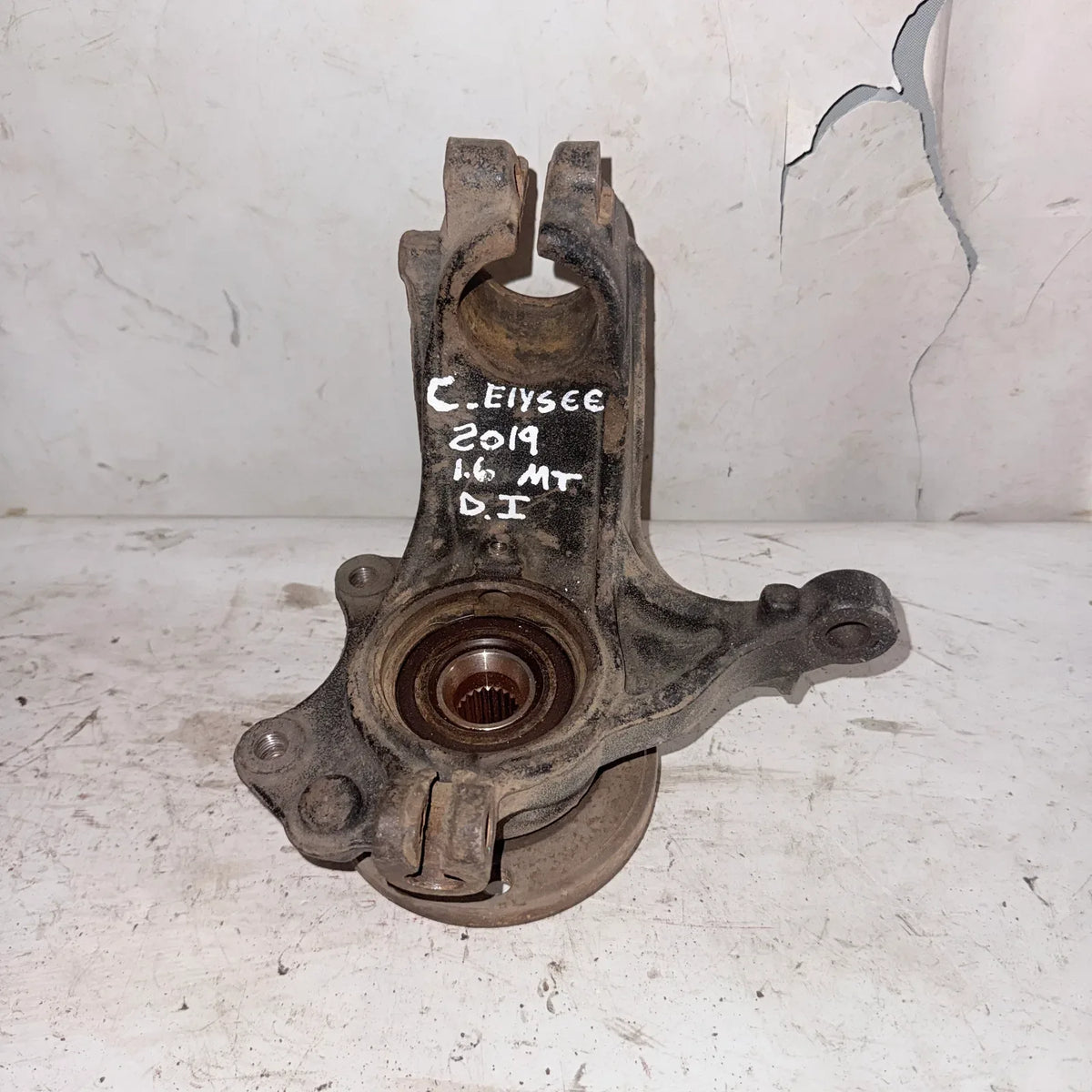 MUÑON DEL-IZQ Citroen C-ELYSÉE 2019 - 1.6 4x2 Diesel Mecánico