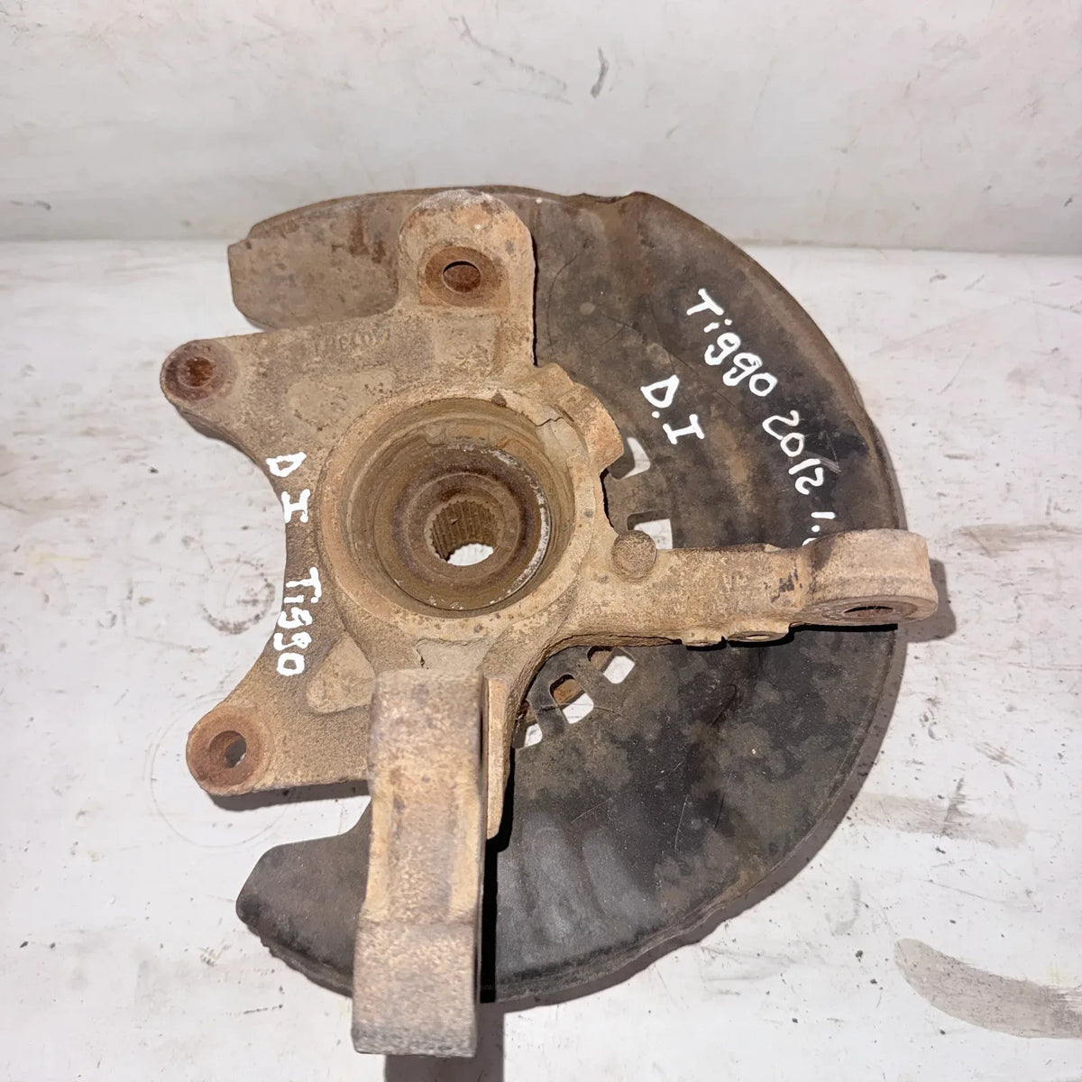 MUÑON DEL-IZQ Chery Tiggo 2012 - 1.0 4x2 Bencina Mecánico
