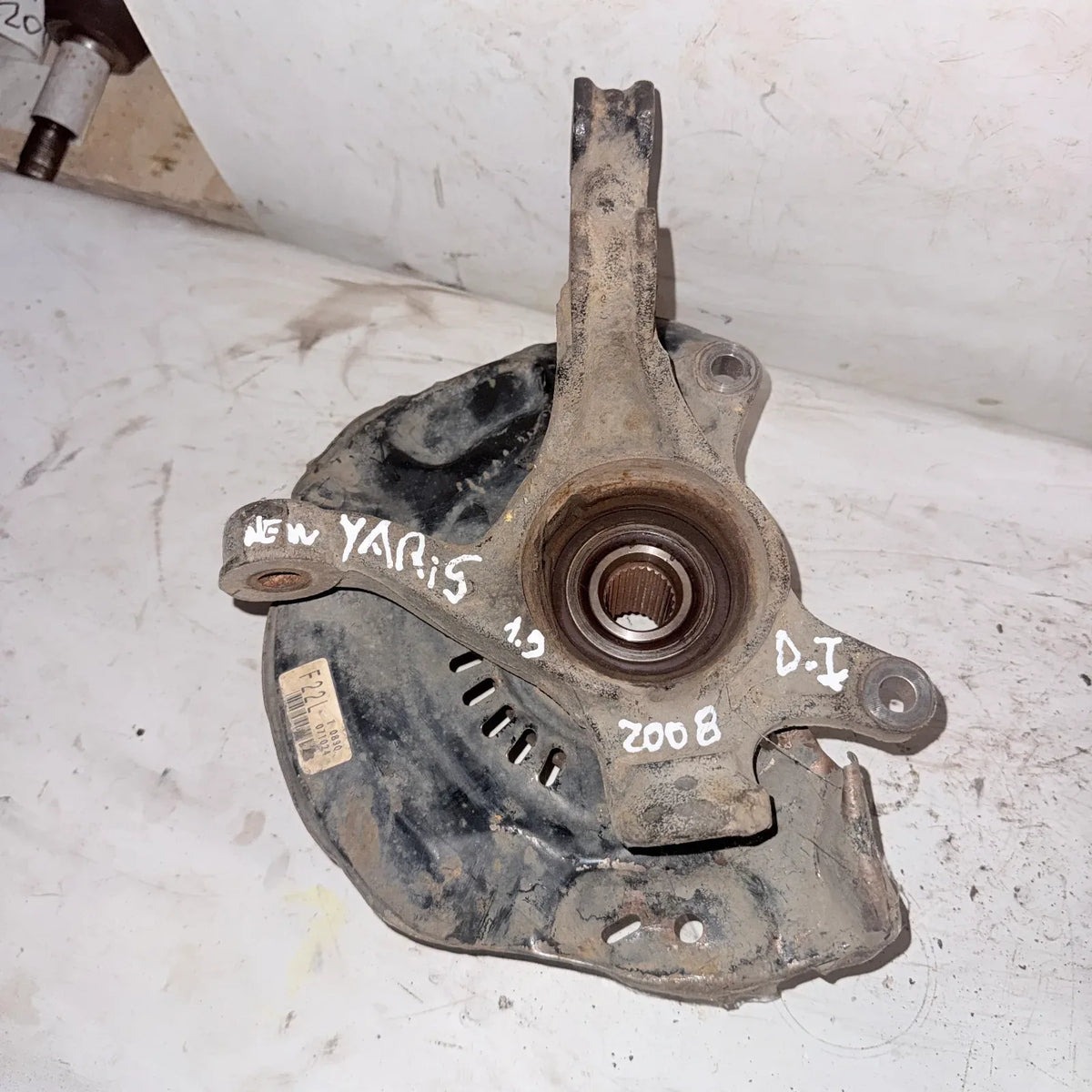 MUÑON DEL-IZQ Toyota New Yaris 2008 - 1.5 4x2 Bencina Mecánico