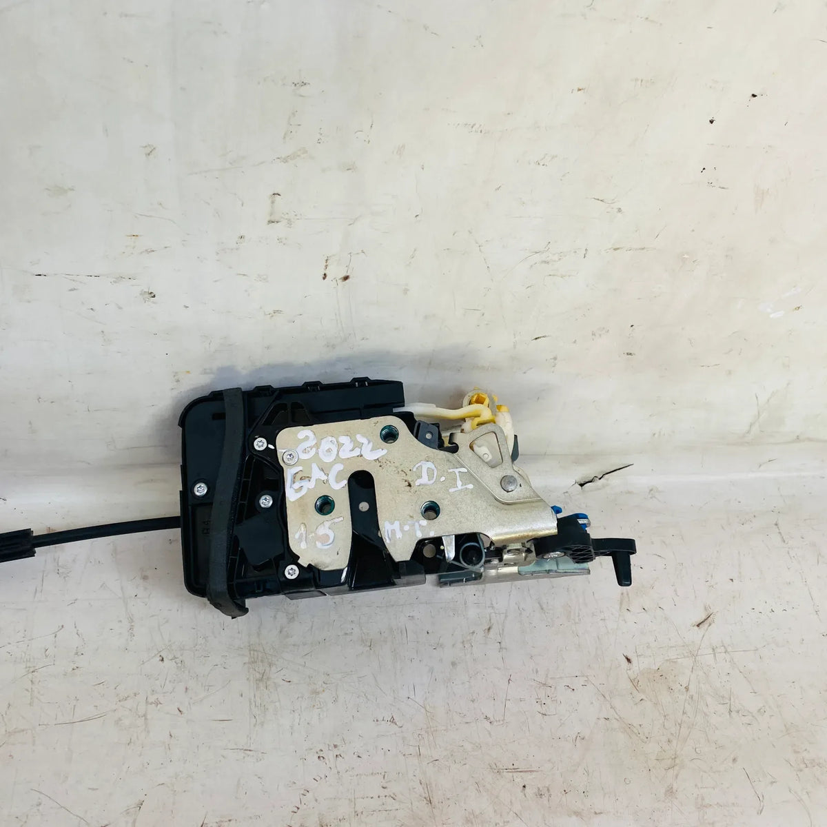 CERRADURA DELANTERA IZQUIERDA GAC GS3 2022 - 1.5 4x2 Bencina Mecánico