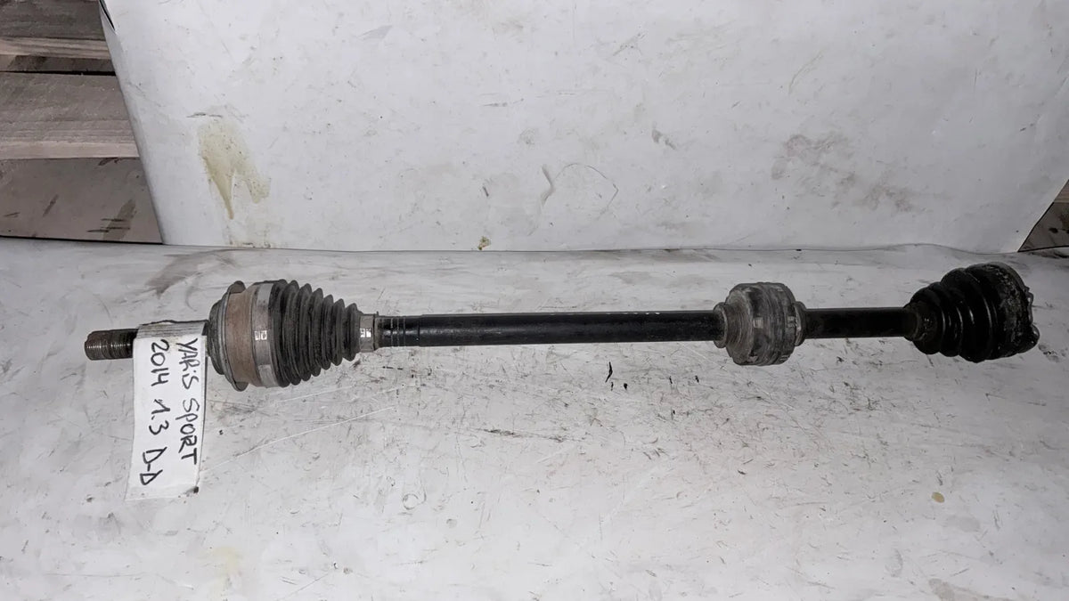 EJE PALIER DEL-DER Toyota Yaris Sport 2014 - 1.3 4x2 Bencina Mecánico