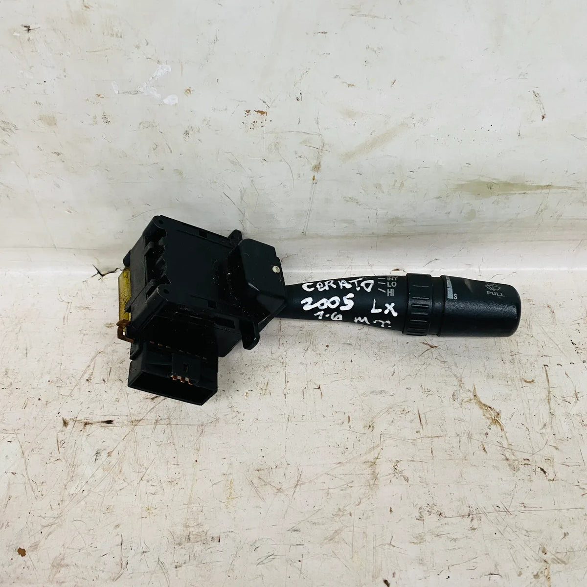 TELECOMANDO LIMPIAPARABRISAS Kia Cerato 2005 - 1.6 4x2 Bencina Mecánico