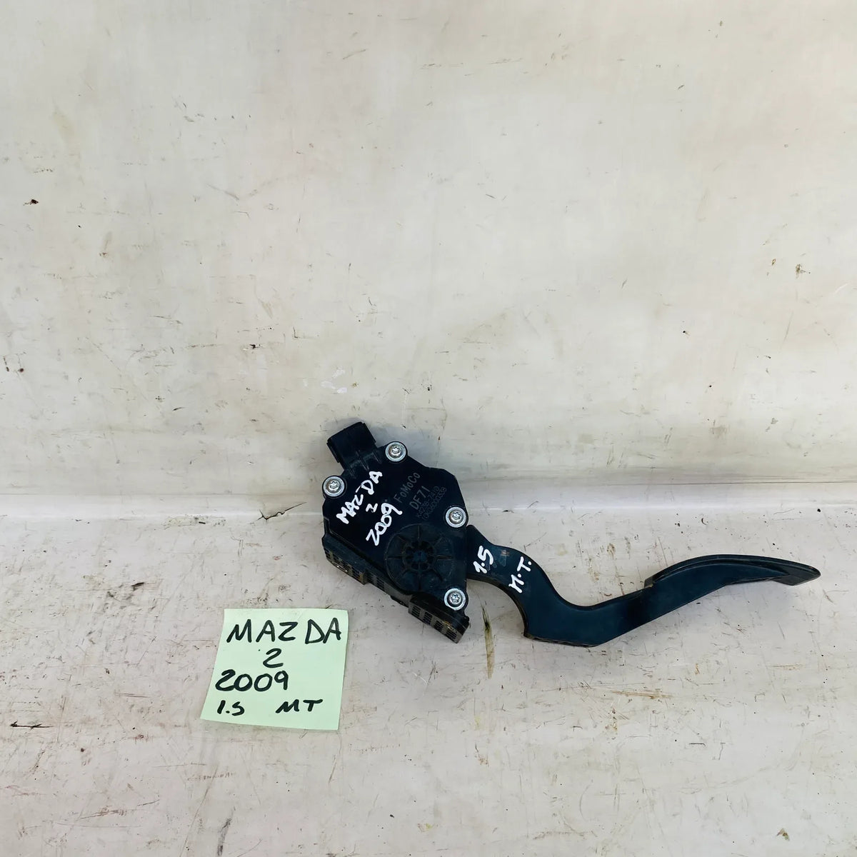PEDAL ACELERADOR Mazda 2 2009 - 1.5 4x2 Bencina Mecánico