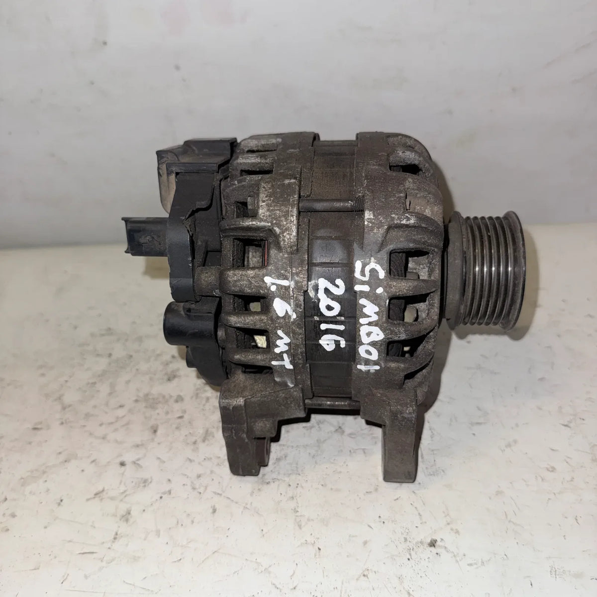 Alternador Renault Symbol 2016 - 1.6 4x2 Bencina Mecánico