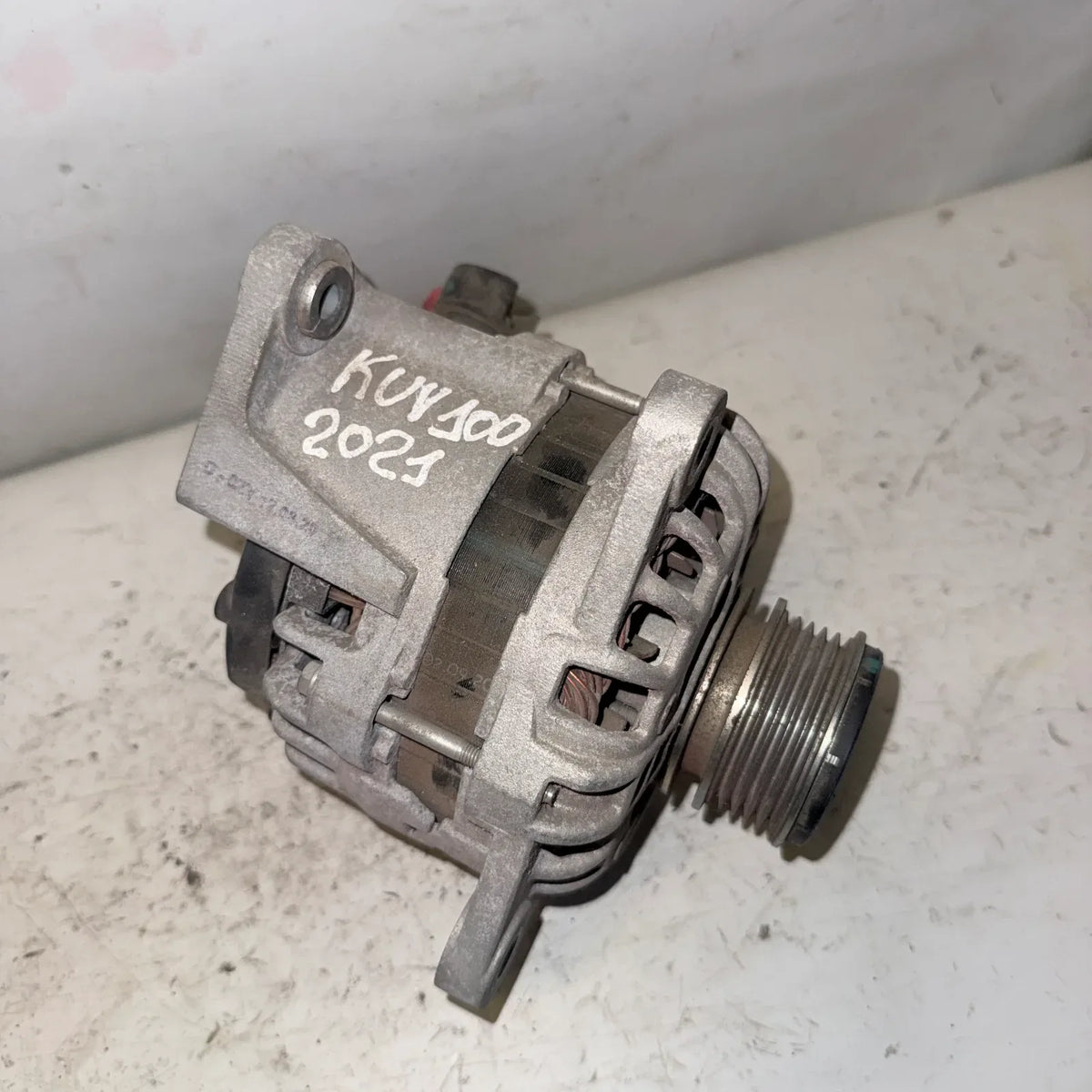 Alternador Mahindra KUV 100 2021 - 1.2 4x2 Bencina Mecánico