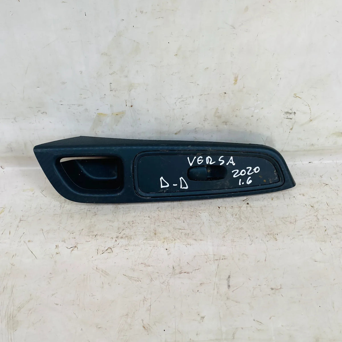 BOTONERA INDIVIDUAL Nissan versa 2020 - 1.6 4x2 Bencina Mecánico