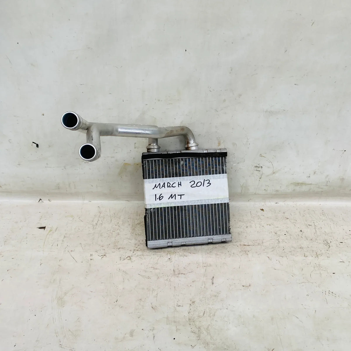 RADIADOR CALEFACCION Nissan March 2013 - 1.6 4x2 Bencina Mecánico