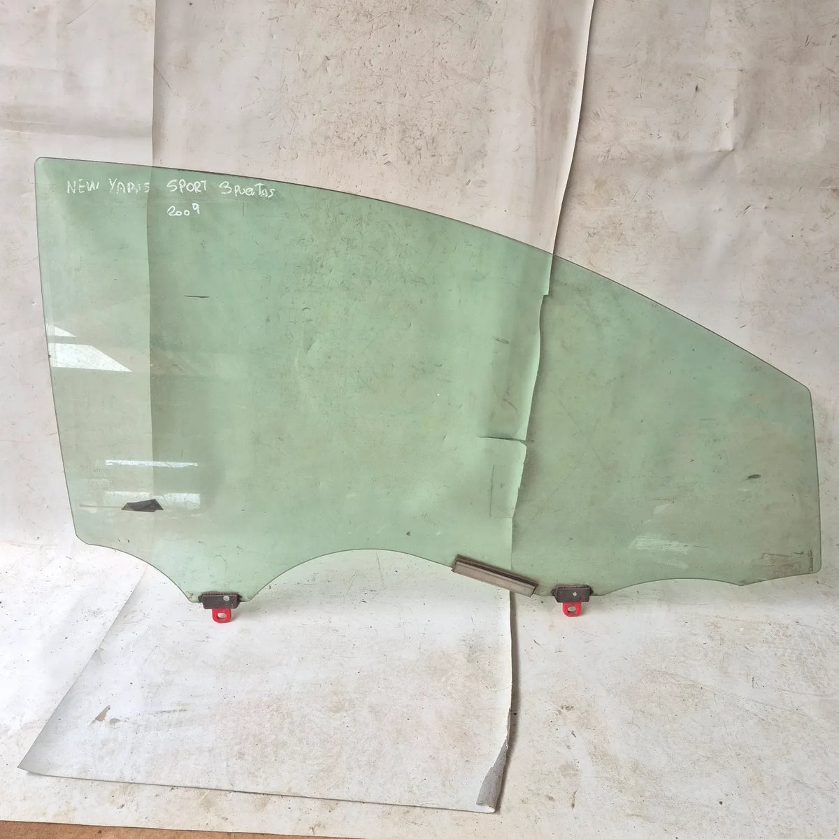 Vidrio puerta DEL-DER Toyota New Yaris 2009 - 4x2 Bencina Mecánico