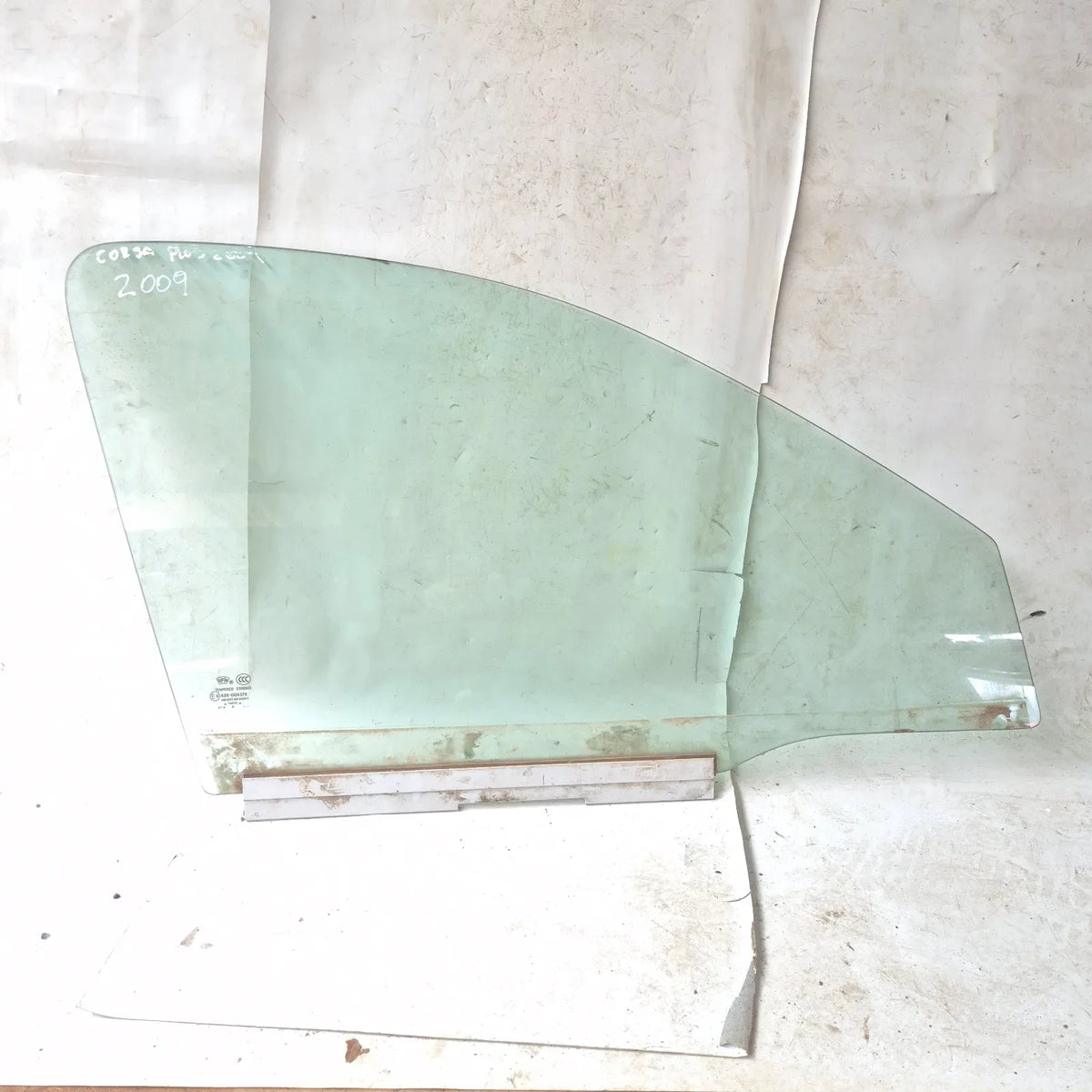Vidrio puerta DEL-DER Chevrolet CORSA 2009 - 4x2 Bencina Mecánico
