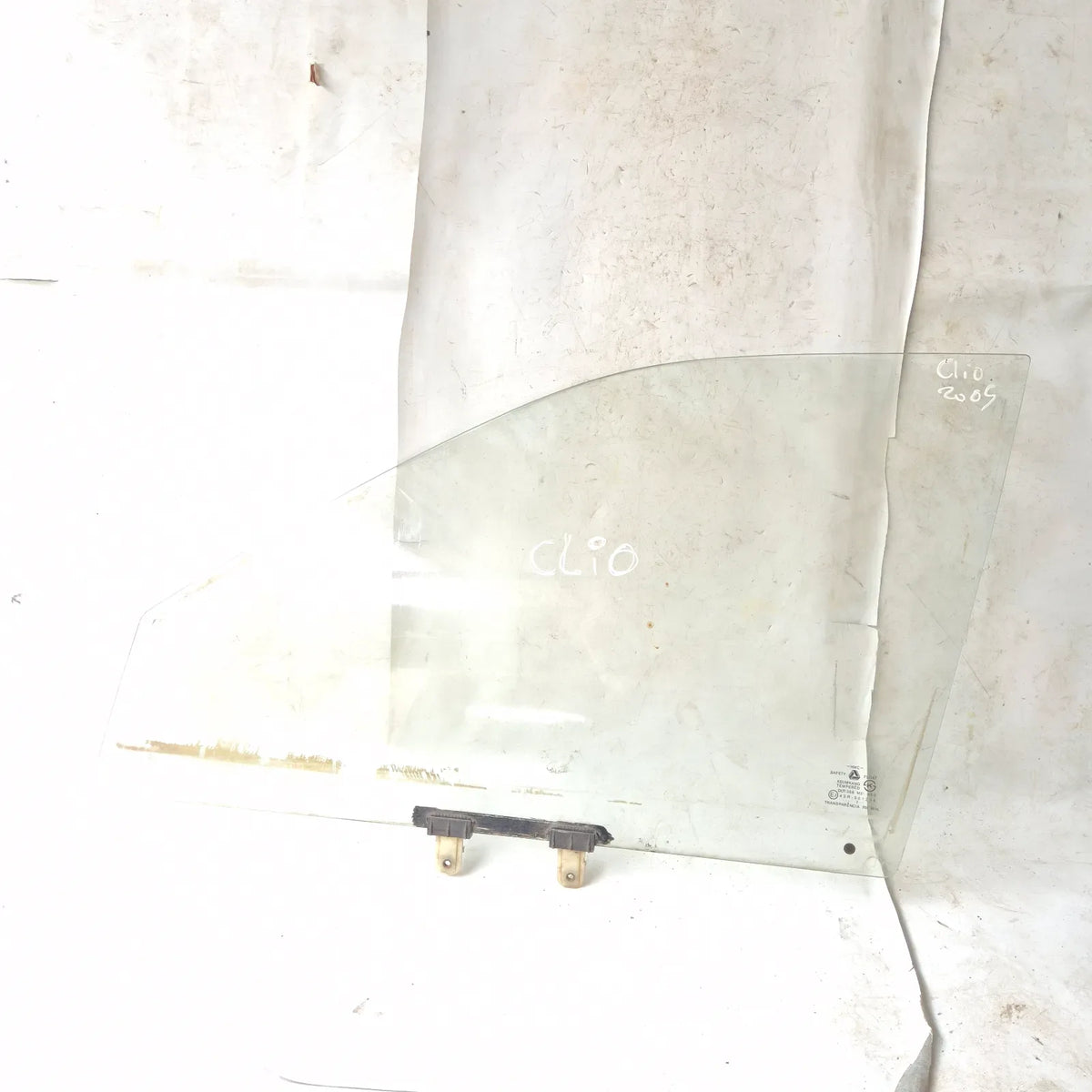 Vidrio puerta DEL-IZQ Renault Clio 2005 - 4x2 Bencina Mecánico