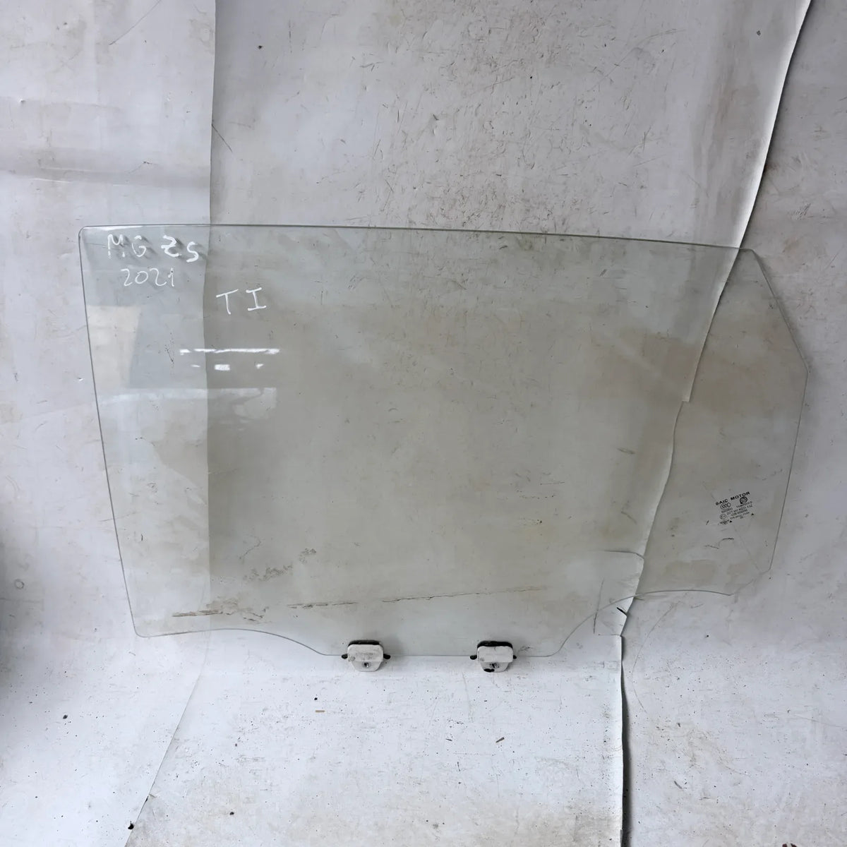 Vidrio puerta TRA-IZQ Mg Zs 2021 - 4x2 Bencina Mecánico