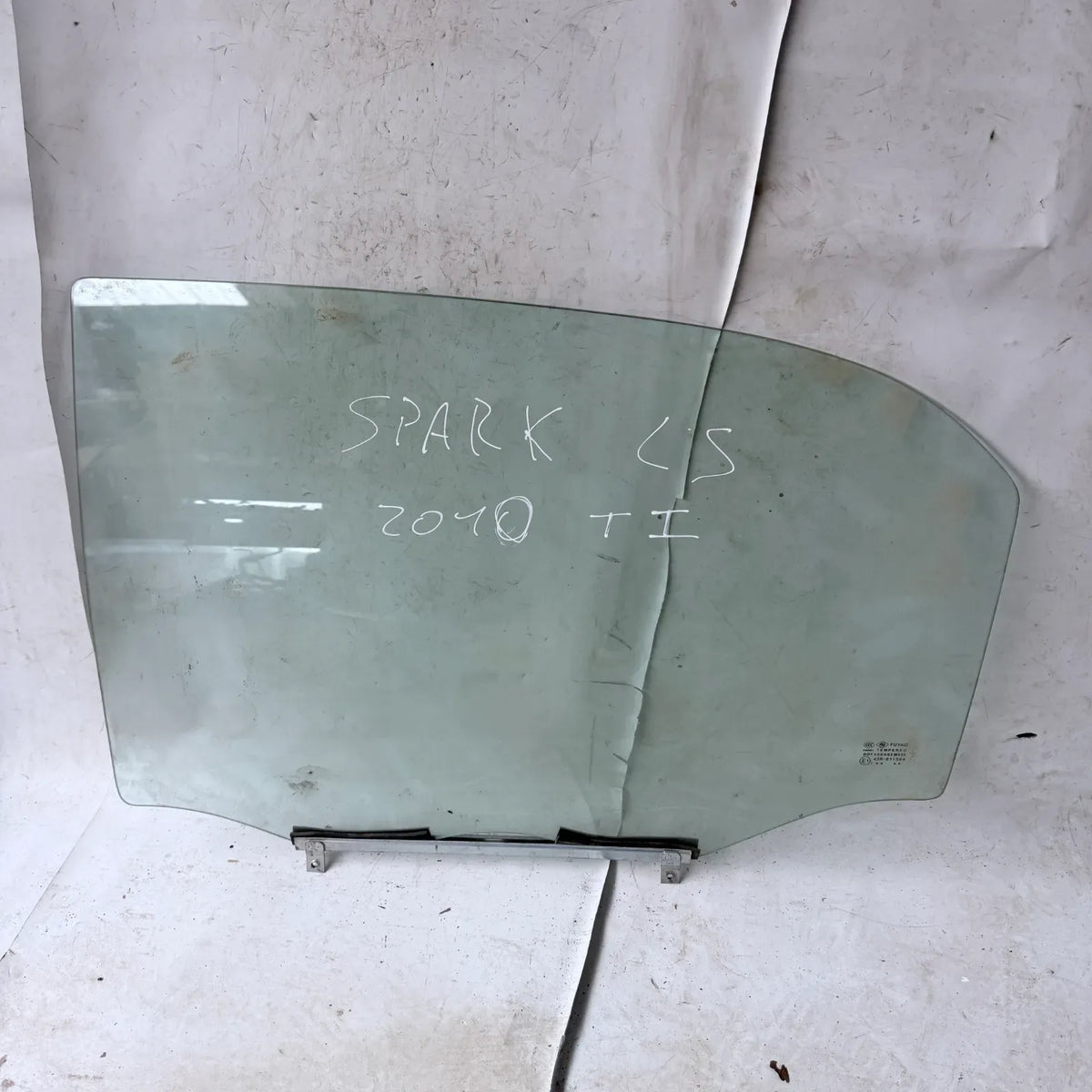 Vidrio puerta TRA-IZQ Chevrolet Spark LS 2010 - 4x2 Bencina Mecánico