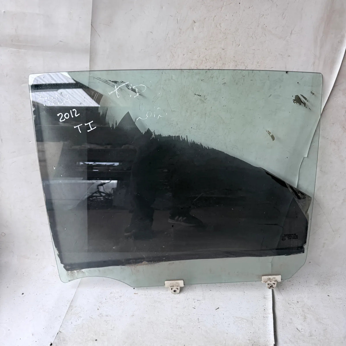 Vidrio puerta TRA-IZQ Nissan Tiida 2012 - 4x2 Bencina Mecánico