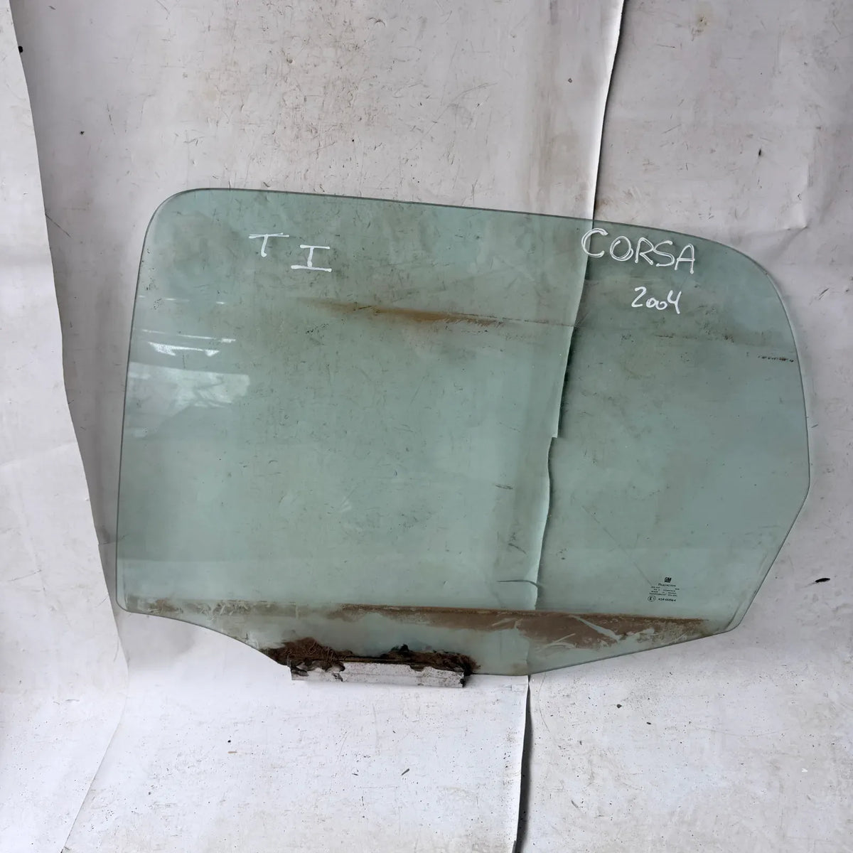 Vidrio puerta TRA-IZQ Chevrolet CORSA 2004 - 4x2 Bencina Mecánico