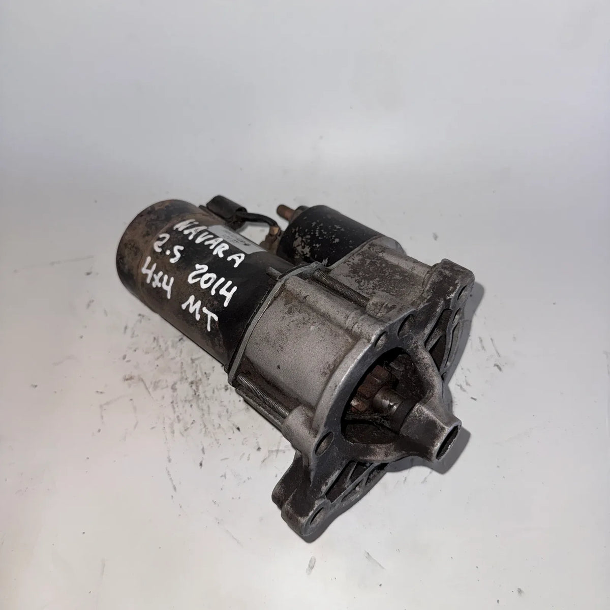Motor de partida (Arranque) Nissan Navara 2014 - 2.5 4x4 Diesel Mecánico