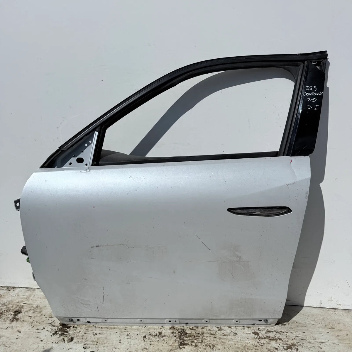 Puerta lata DELANTERA IZQUIERDA DS 3 CROSSBACK 2025 - Bencina