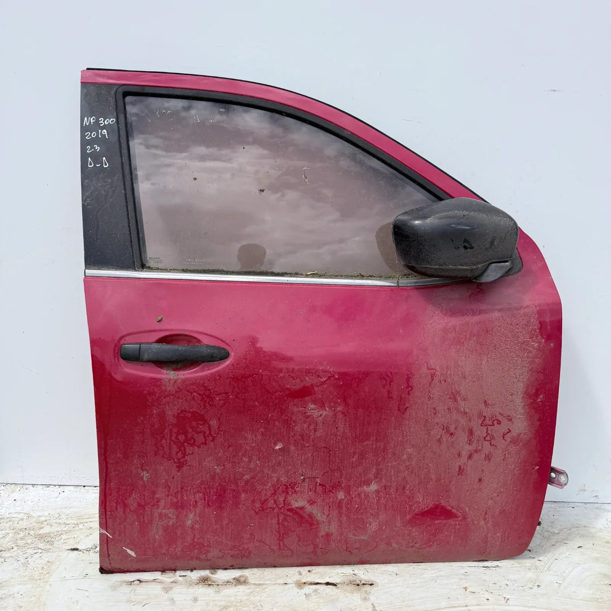 Puerta lata DELANTERA DERECHA Nissan NP300 2019 - 2.3 4x2 Bencina Mecánico