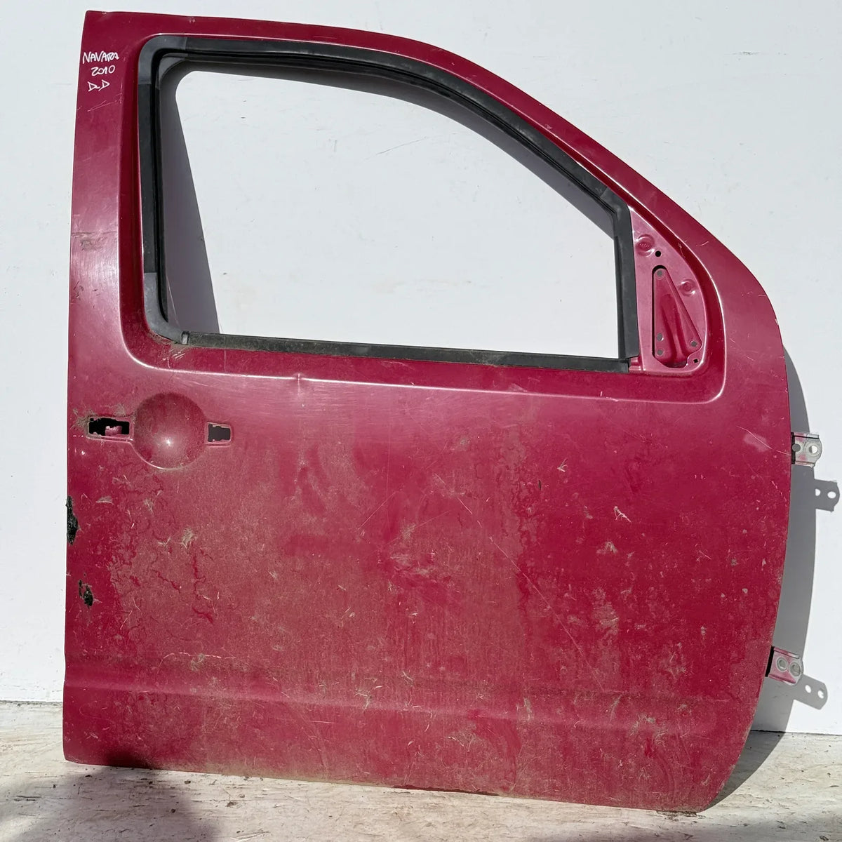 Puerta lata DELANTERA DERECHA Nissan Navara 2010 - 4x2 Bencina Mecánico