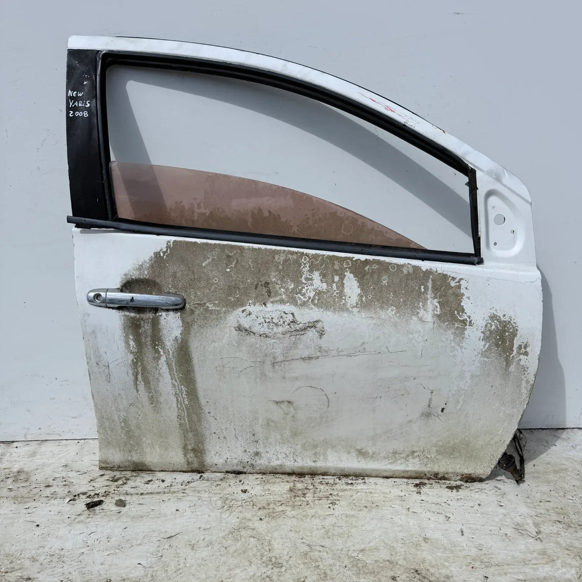 Puerta lata DELANTERA DERECHA Toyota New Yaris 2008 - 4x2 Bencina Mecánico